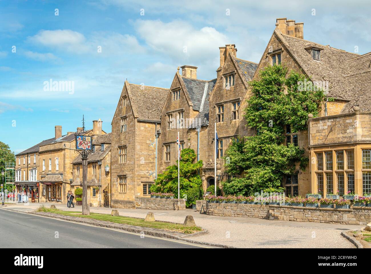 Lygon Arms Hotel im Stadtzentrum von Broadway, einer kleinen Cotswold-Stadt in Worcestershire, England. Stockfoto