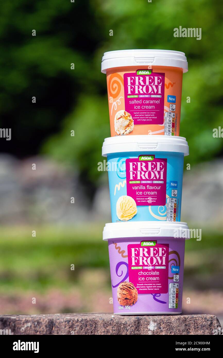 Bute Island National Listing for 3 Flavors of Free from Ice Cream, Buying Manager for Scotland Heather Turnbull (Black Top) und Antonia Quither Quali Stockfoto