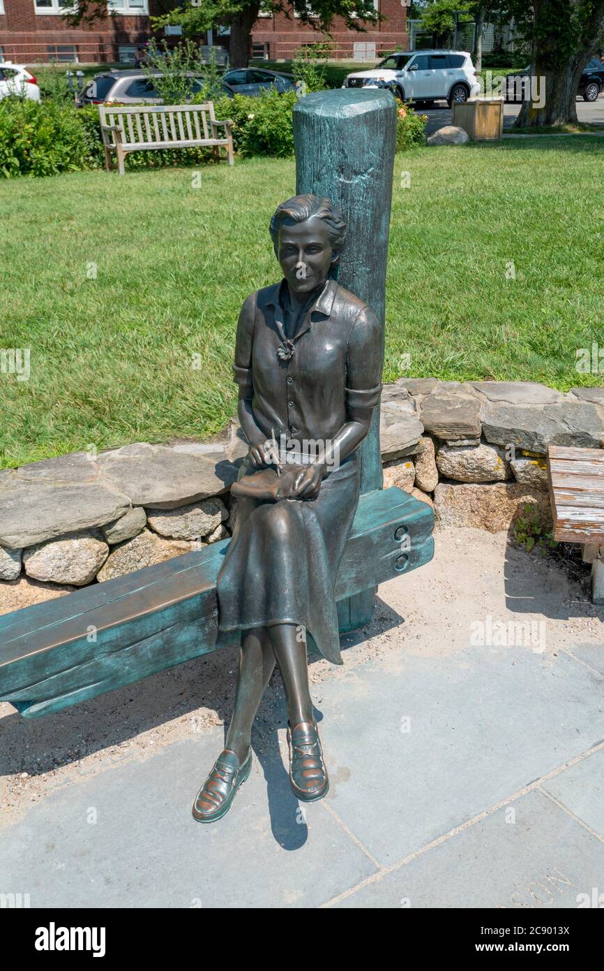 Rachel Carson Statue von David Lewis in Woods Hole Massachusetts USA Stockfoto