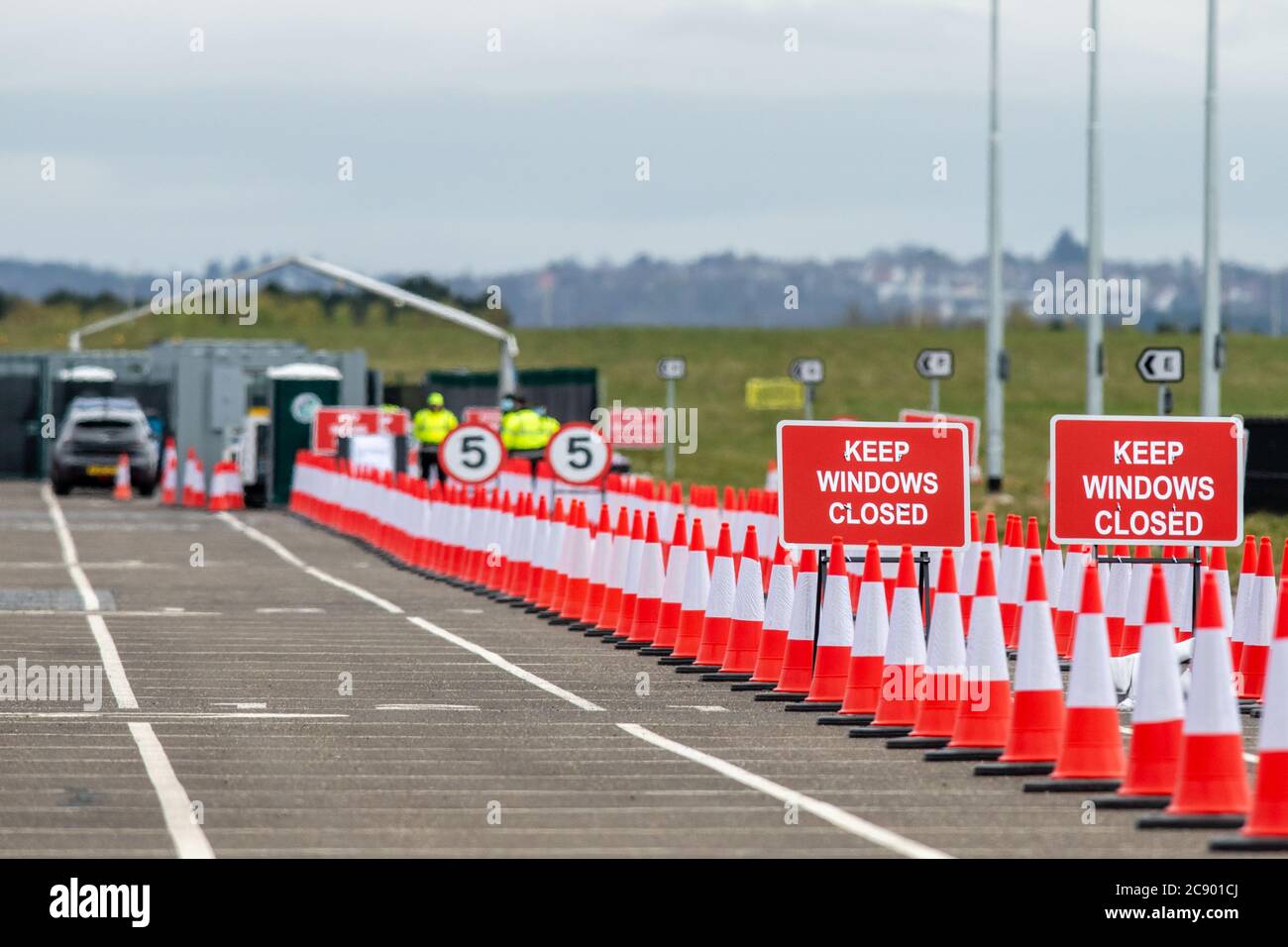 Covid 19 Testing Center, Flughafen Edinburgh, Drive Thru Testing for Key Workers Stockfoto