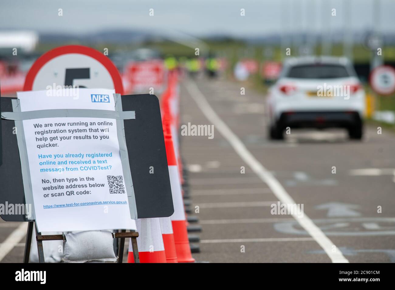 Covid 19 Testing Center, Flughafen Edinburgh, Drive Thru Testing for Key Workers Stockfoto