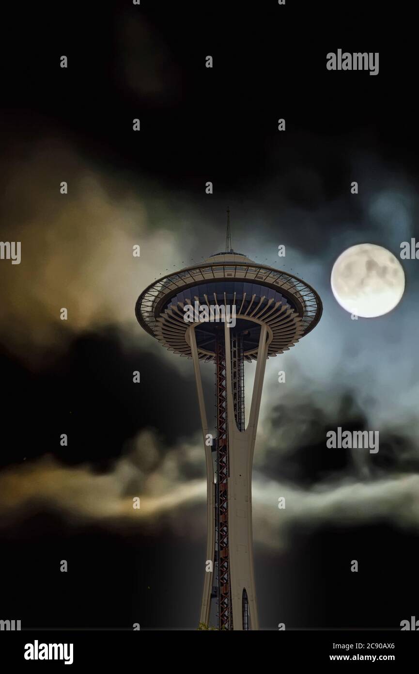 Space Needle in der Nacht Stockfoto