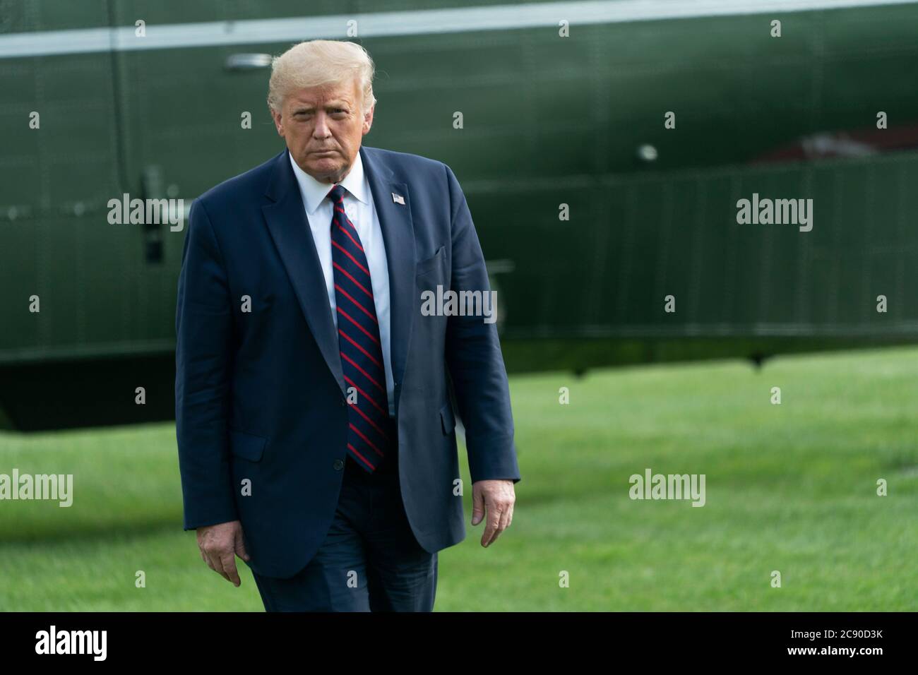 US-Präsident Donald J. Trump kehrt nach einem Besuch im Bioprocess Innovation Center bei Fujifilm Diosynth Biotechnologies in Morrisville, North Carolina, am 27. Juli 2020 ins Weiße Haus in Washington, DC zurück.Quelle: Chris Kleponis/Pool via CNP Stockfoto