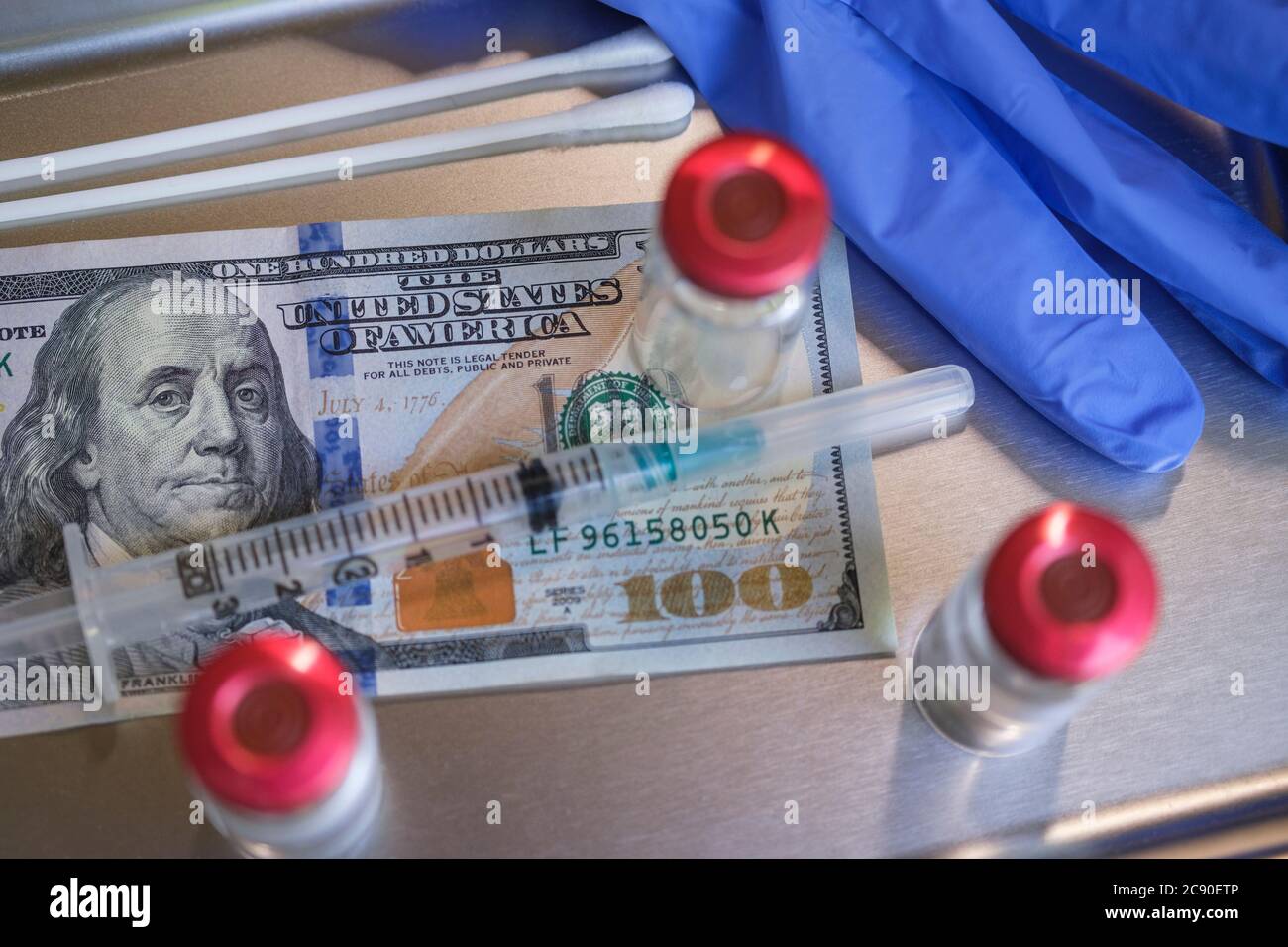 Tablett mit medizinischen Geräten Stockfoto