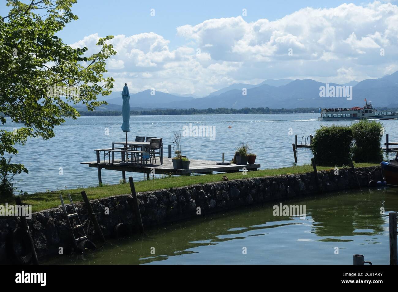 Private Anlegestelle am Chiemsee Stockfoto