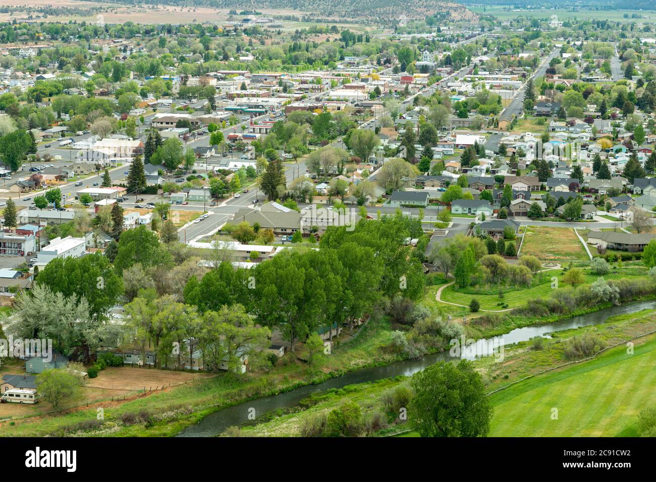 Prineville, Oregon, USA - 15. Mai 2015: Eine Luftaufnahme der Stadt Stockfoto