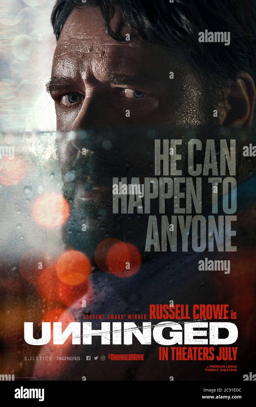 Unhinged (2020) Regie: Derrick Borte mit Russell Crowe, Jimmi Simpson und Caren Pistorius. Ein Mann, der bei einem Straßenverkehrsunfall verunglickt wird, exagiert eine ausgedehnte Rache an der Täterin. Stockfoto