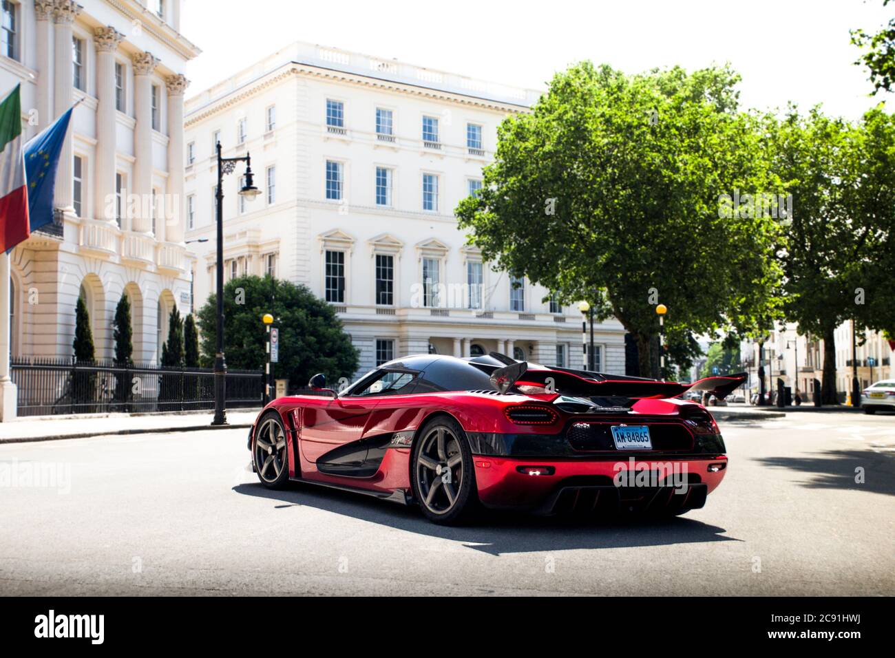 Red Koenigsegg Agera XS Supercar auf USA Nummernschilder geparkt in Belgravia Gegend im Zentrum von London. Stockfoto