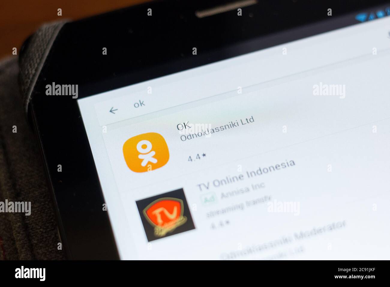 Rjasan, Russland - 24. Juni 2018: OK, Odnoklassniki Symbol auf der Liste der mobilen Apps Stockfoto