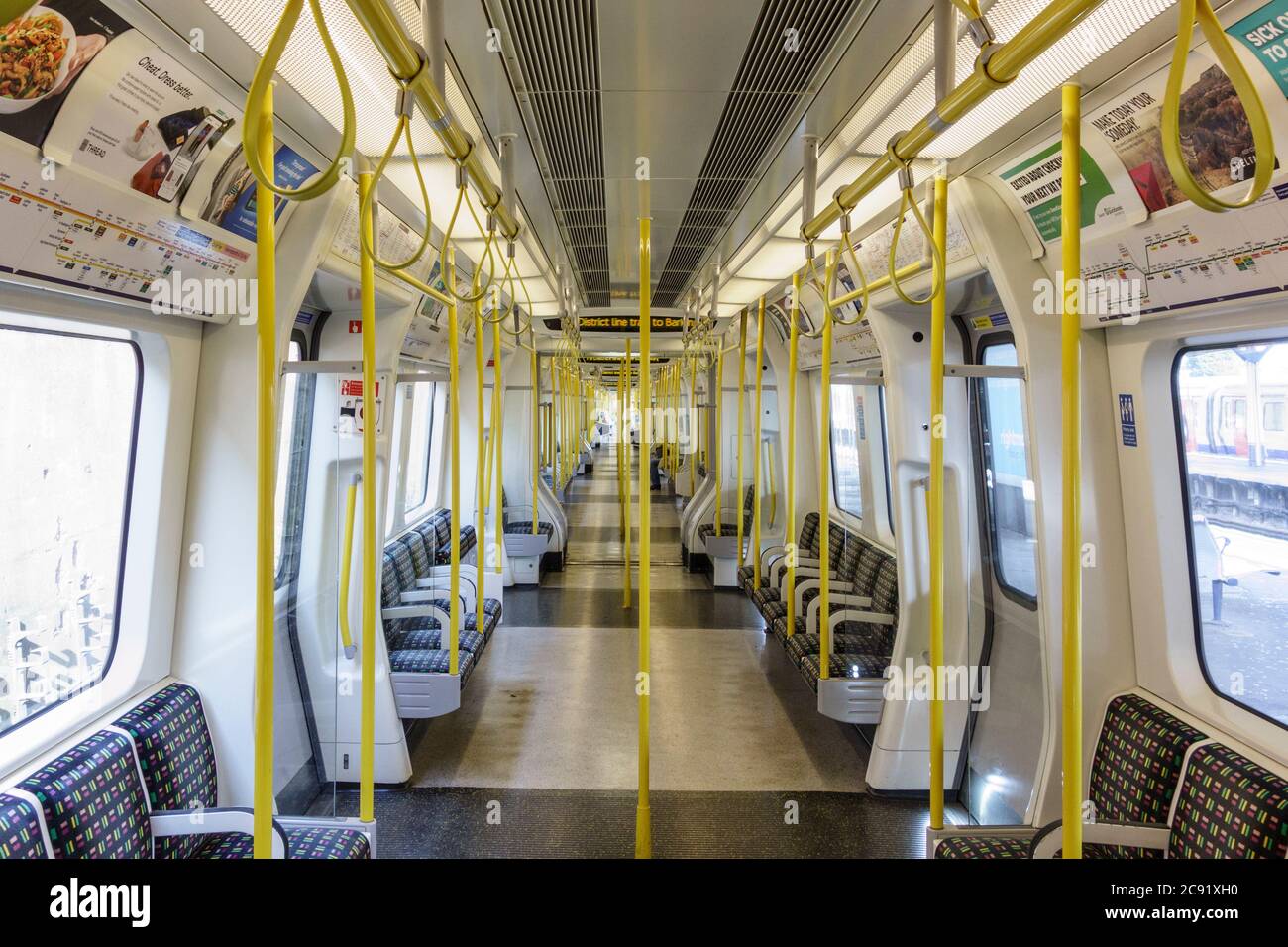 London Underground District Line leerer Wagen, Großbritannien Stockfoto