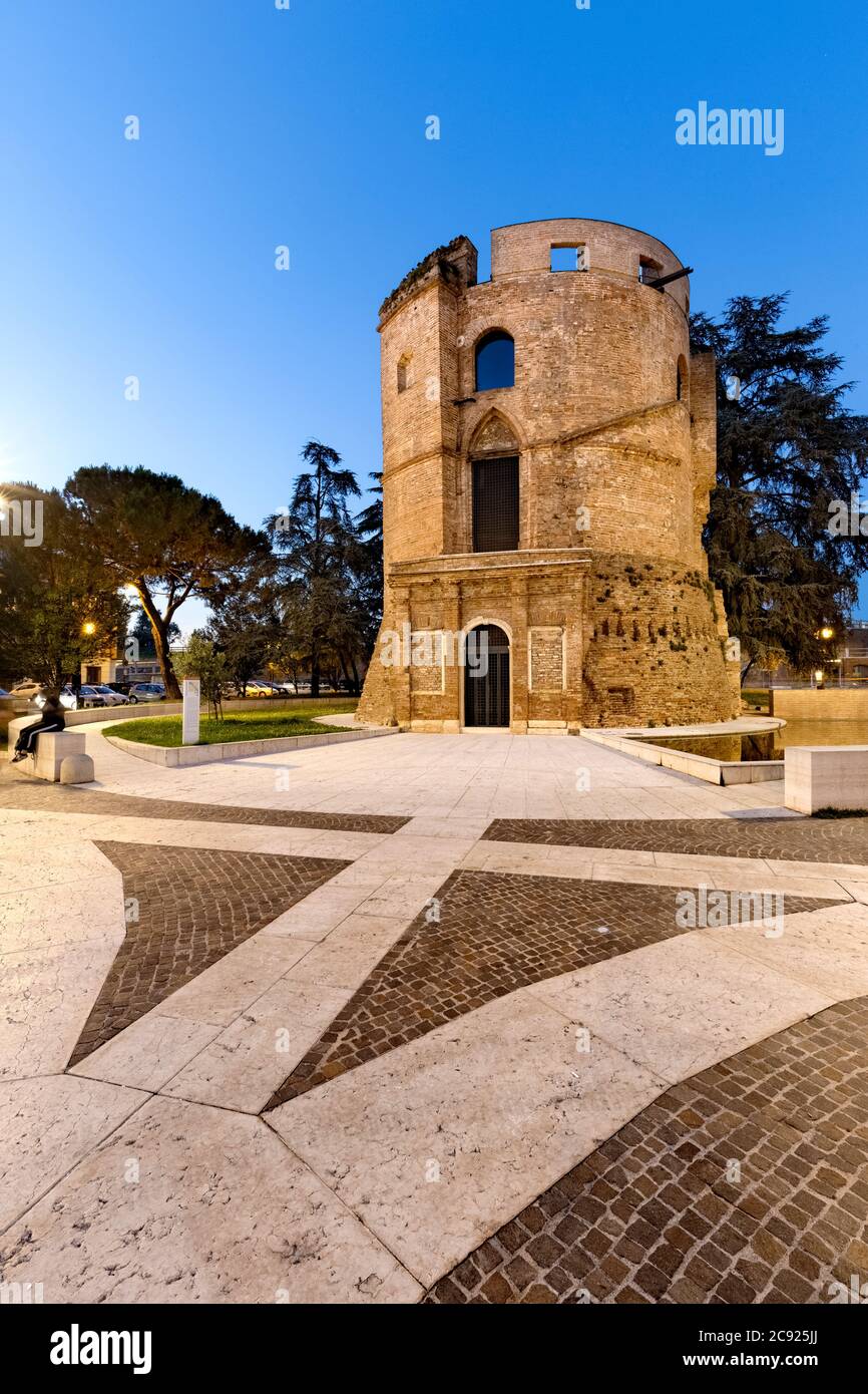 Der imposante venezianische Turm von Legnago. Provinz Verona, Venetien, Italien, Europa. Stockfoto
