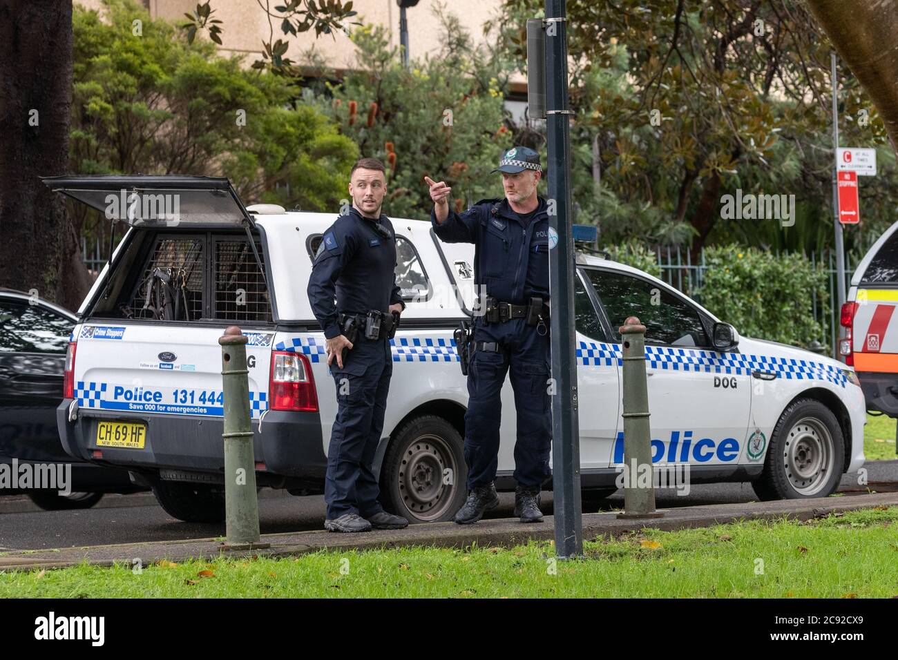 Sydney, Australien 28. Juli 2020.N.S.W. Polizei nimmt an illegalem Black Lives Matter Protest Teil, The Domain, Sydney, Australien.Quelle: Brad McDonald/ Alamy Live News' Stockfoto