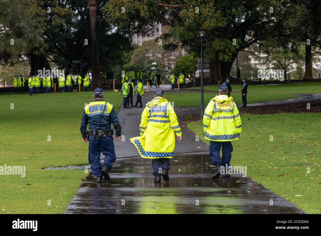 Sydney, Australien 28. Juli 2020.N.S.W. Polizei nimmt an illegalem Black Lives Matter Protest Teil, The Domain, Sydney, Australien.Quelle: Brad McDonald/ Alamy Live News' Stockfoto