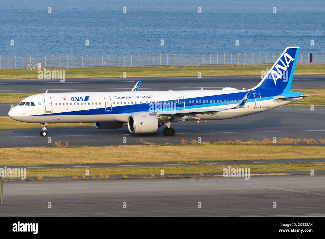 Alle Nippon Airways (ANA) Airbus A321 NEO Rollen am Tokyo Haneda Airport. Flugzeuge der ...
