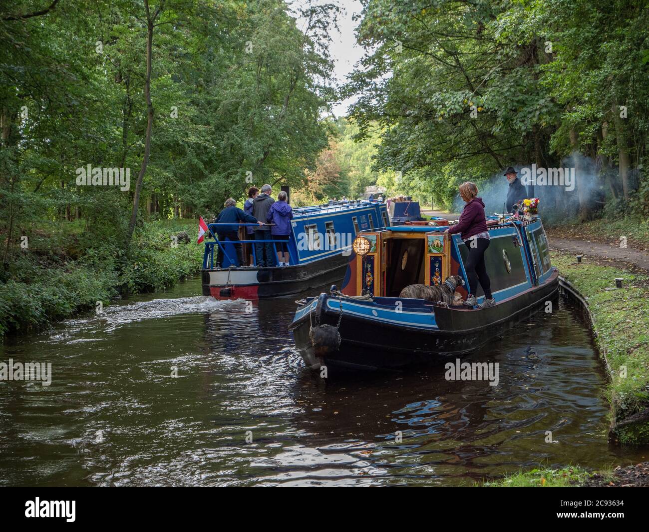 Schmale Boote auf dem Llangollen Kanal bei Chirk Denbighshire Wales VEREINIGTES KÖNIGREICH Stockfoto