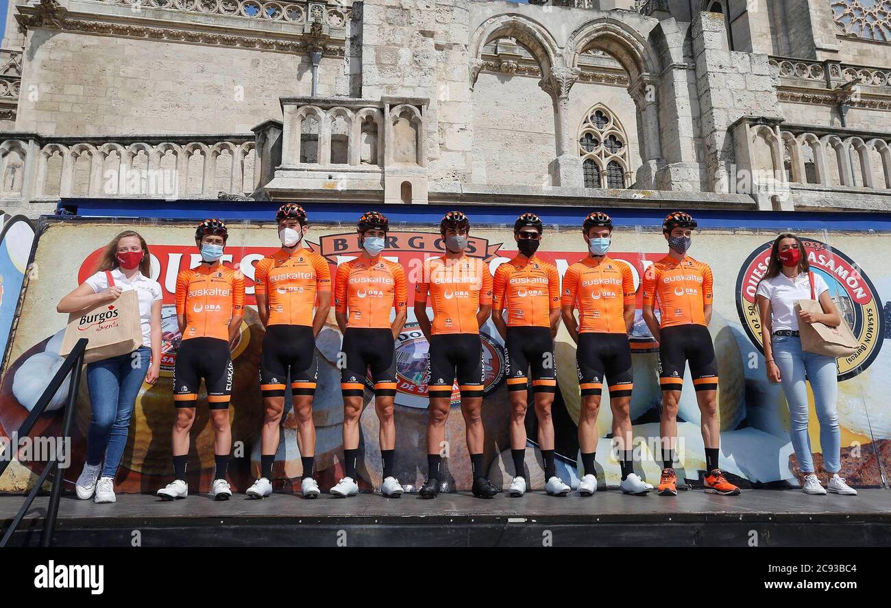 Burgos, Spanien. Juli 2020. Euskaltel Euskadi Juan José Lobato Mikel Aristi Julen Irizar Mikel Bizkarra Rubén Fernández Gotzon Martín Txomin Juaristi Präsentation der Teams, die Teil der Radtour von Burgos sind, Juli 2020 Quelle: CORDON PRESS/Alamy Live News Stockfoto