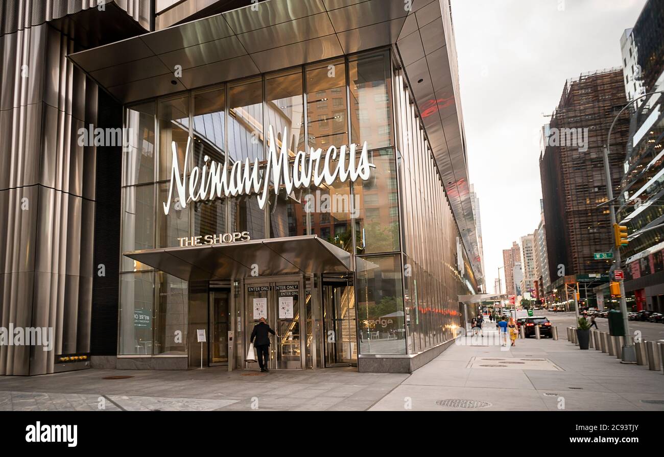 Das am Freitag, 24. Juli 2020 geschlossene Kaufhaus Neiman Marcus im Einkaufszentrum Hudson Yards auf der Westseite von Manhattan. In Konkurs, Neiman Marcus wird berichtet, um ihre Position in Hudson Yards, wo es der Ankermieter ist verlassen. (© Richard B. Levine) Stockfoto