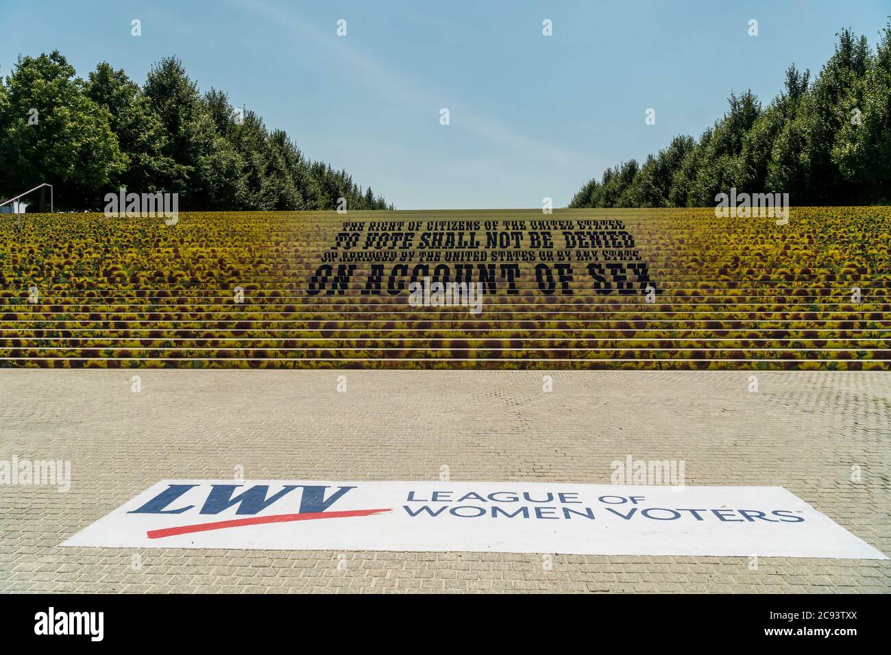 Der 19. Zusatz wird am Sonntag, den 26. Juli 2020 im „Four Freedoms Park“ auf der Roosevelt Island in New York gefeiert. Der von Louis I. Kahn entworfene Park ist nach Franklin Delano Roosevelts "vier Freiheiten" State of the Union Address von 1941 benannt. Der Park ist das einzige Denkmal Roosevelts und das einzige von Kahn entworfene Werk in New York. (© Richard B. Levine) Stockfoto