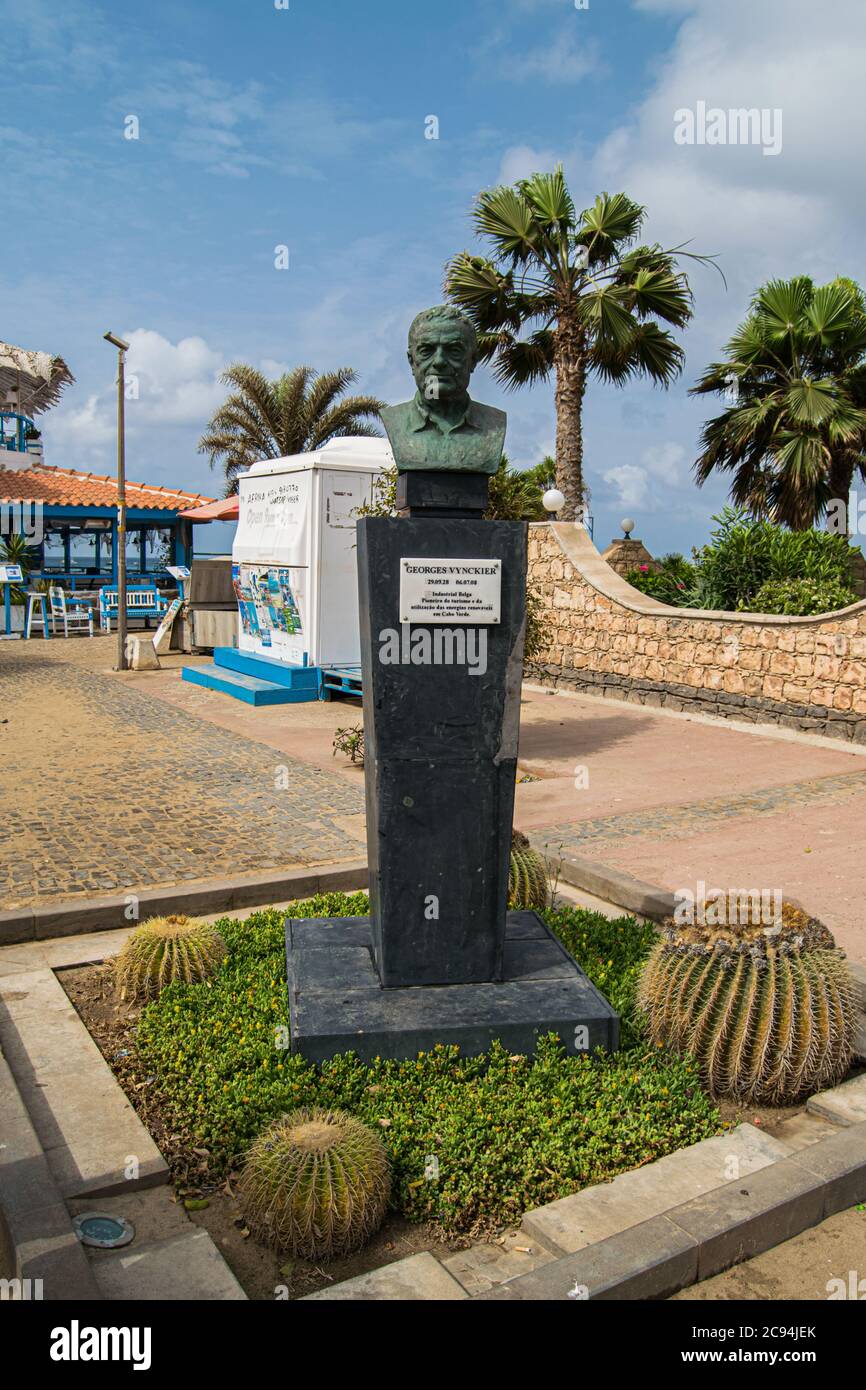 Cabo Verde in Santa Maria Insel Georges Vynckier Statue Stockfoto