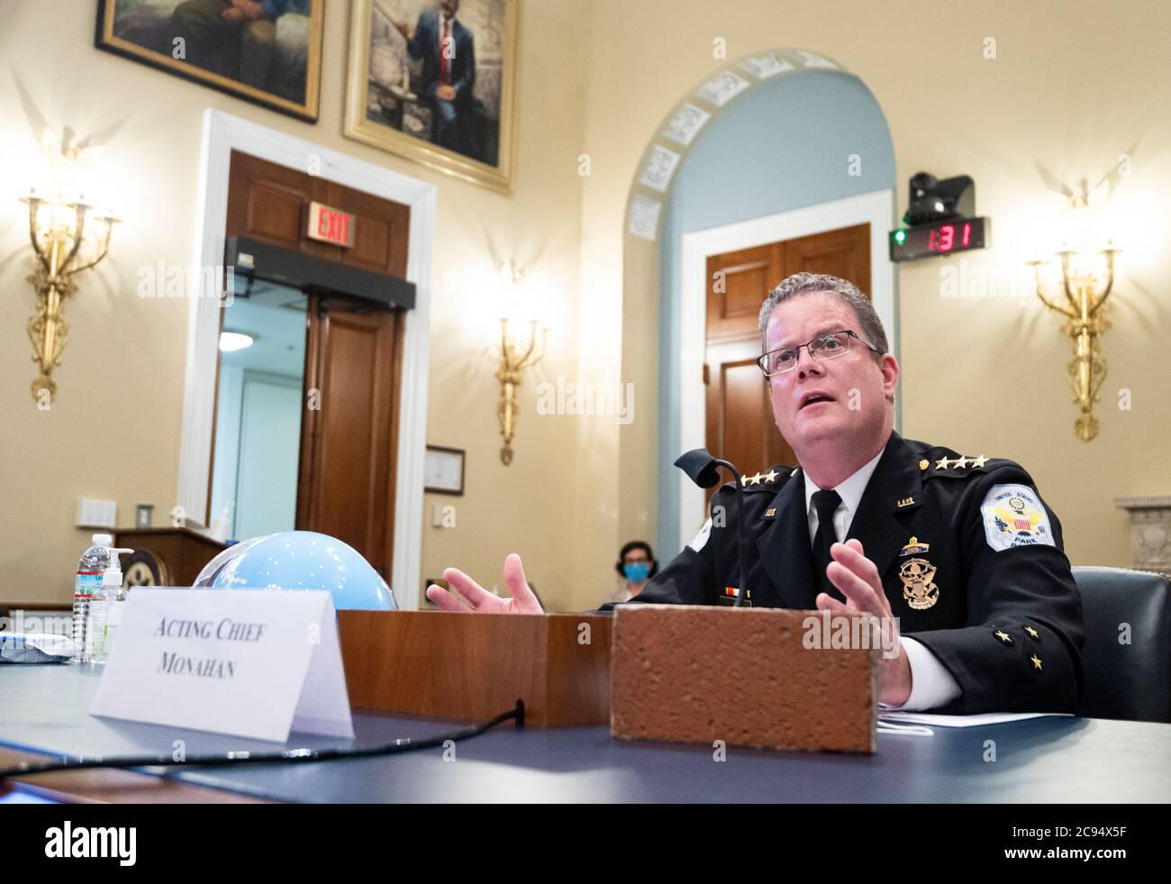 Gregory T. Monahan, stellvertretender Chef der US Park Police National Park Police, bezeugt während der Anhörung des House Natural Resources Committee zum Thema „Unbeantwortete Fragen über den Angriff der US Park Police auf friedliche Demonstranten am Lafayette Square am Dienstag, den 28. Juli 2020. Quelle: Bill Clark/Pool via CNP weltweit Stockfoto