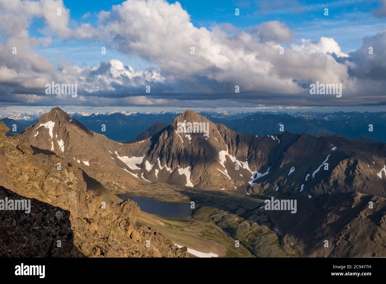 Suicide Peaks sonnen sich in der warmen Sonne und wissen, dass der Winter bald zurückkehren wird Stockfoto