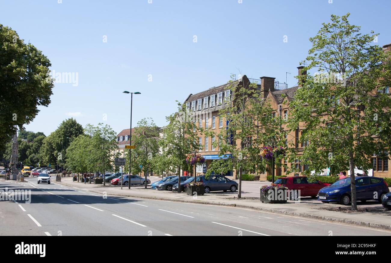 Blick auf Horse Fair und Banbury Cross in Banbury in Großbritannien Stockfoto