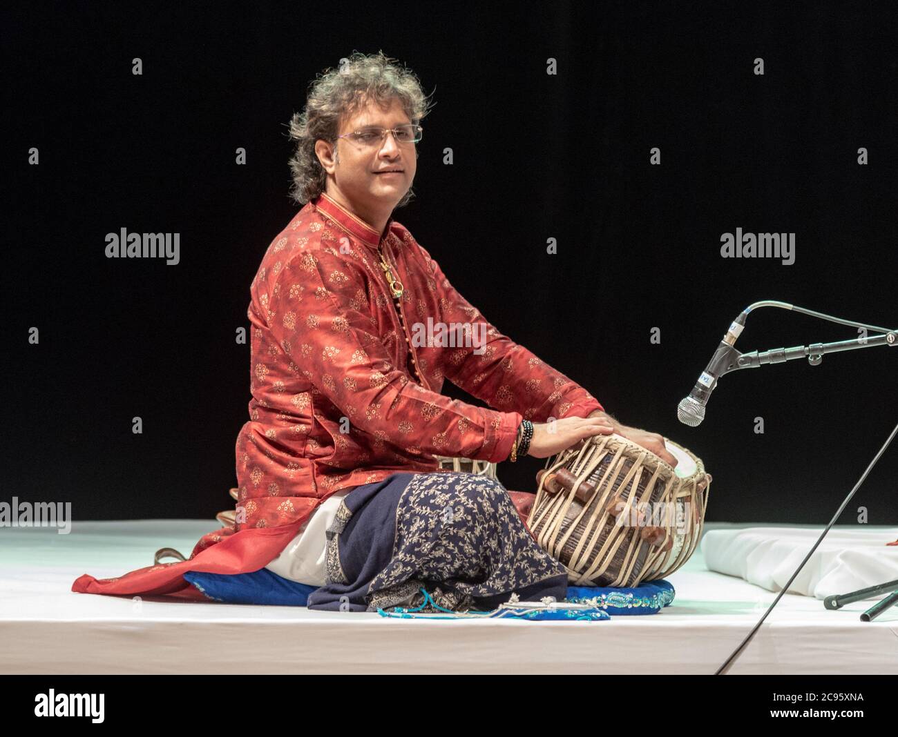 Indische ethnische Volksmusik während eines ethnischen Festivals in Jerusalem, Israel Stockfoto