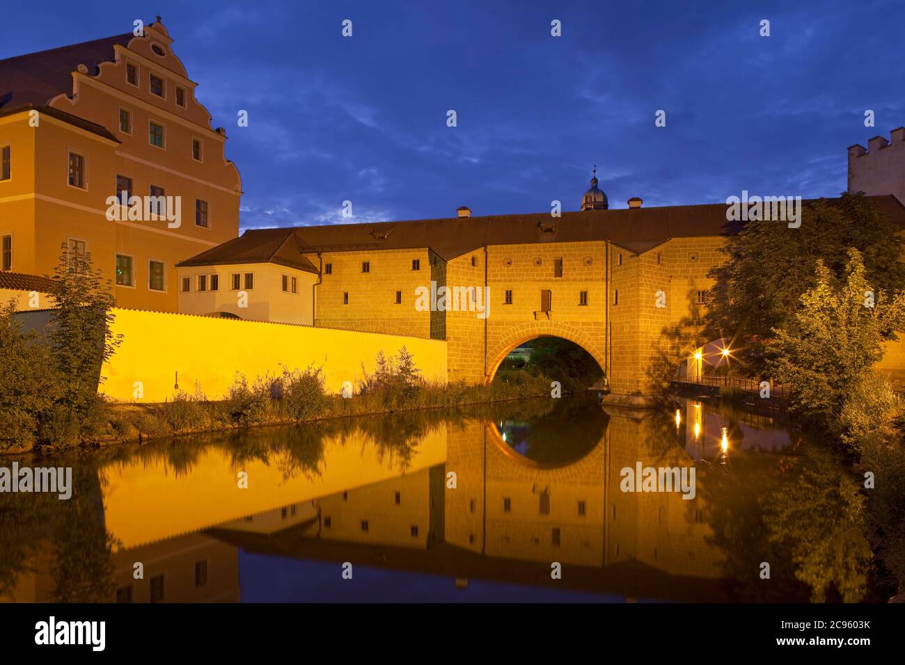 Geographie / Reisen, Deutschland, Bayern, Amberg, Tor zur Stadtmauer mit Vils, Stadtbrille 'Stadt, Additional-Rights-Clearance-Info-not-available Stockfoto