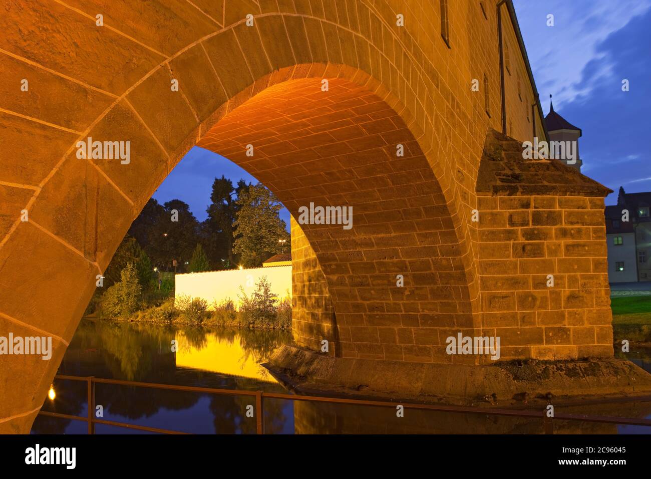 Geographie / Reisen, Deutschland, Bayern, Amberg, Tor zur Stadtmauer mit Vils, Stadtbrille 'Stadt, Additional-Rights-Clearance-Info-not-available Stockfoto