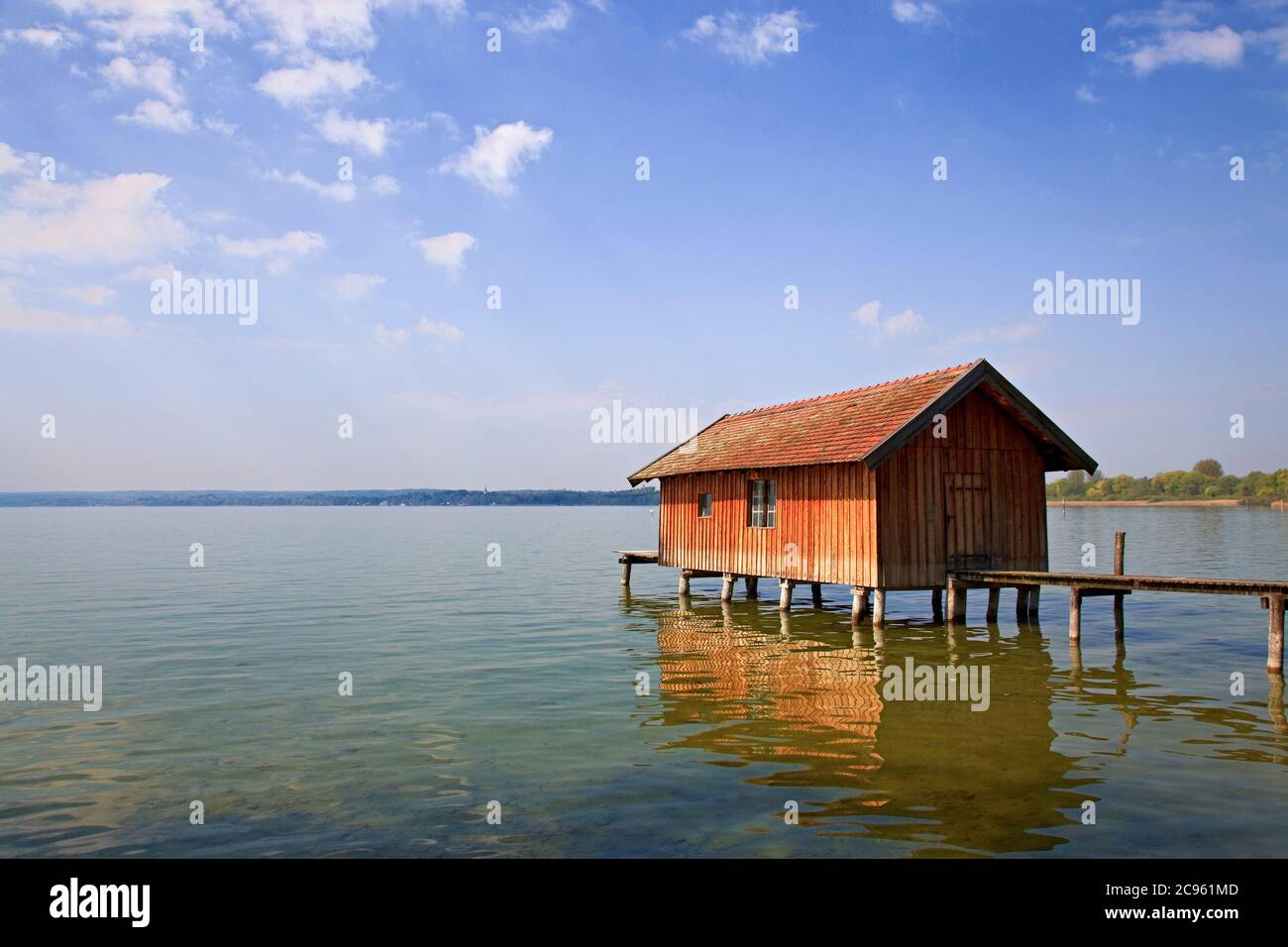 Geographie / Reisen, Deutschland, Bayern, Stegen am Ammersee, Fischerhaus im See, Additional-Rights-Clearance-Info-not-available Stockfoto