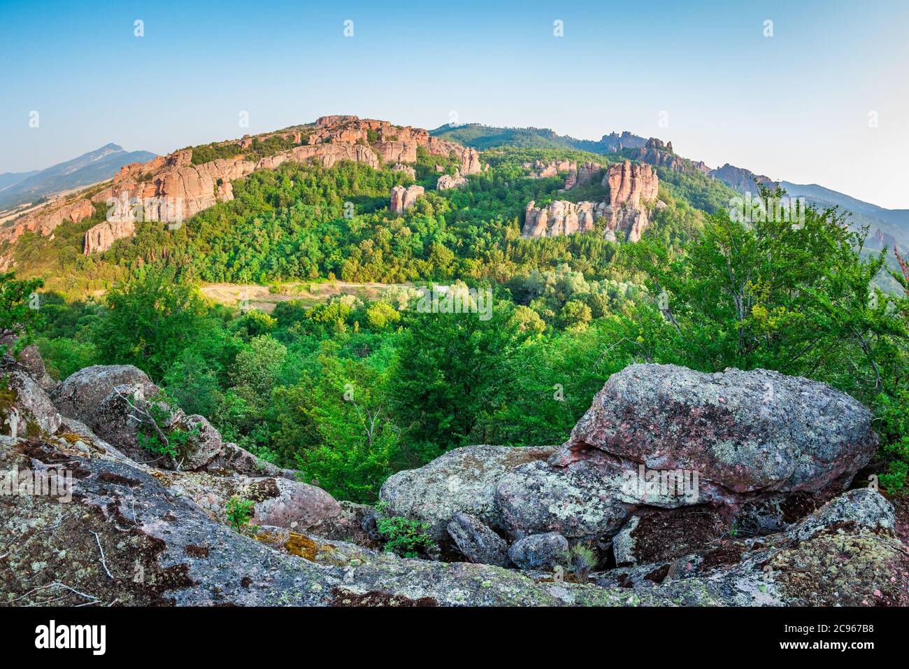 Die Belogradchik Felsen - natürliches Wahrzeichen in der Gegend von Belogradchik, Balkangebirge, Nordwesten Bulgariens Stockfoto