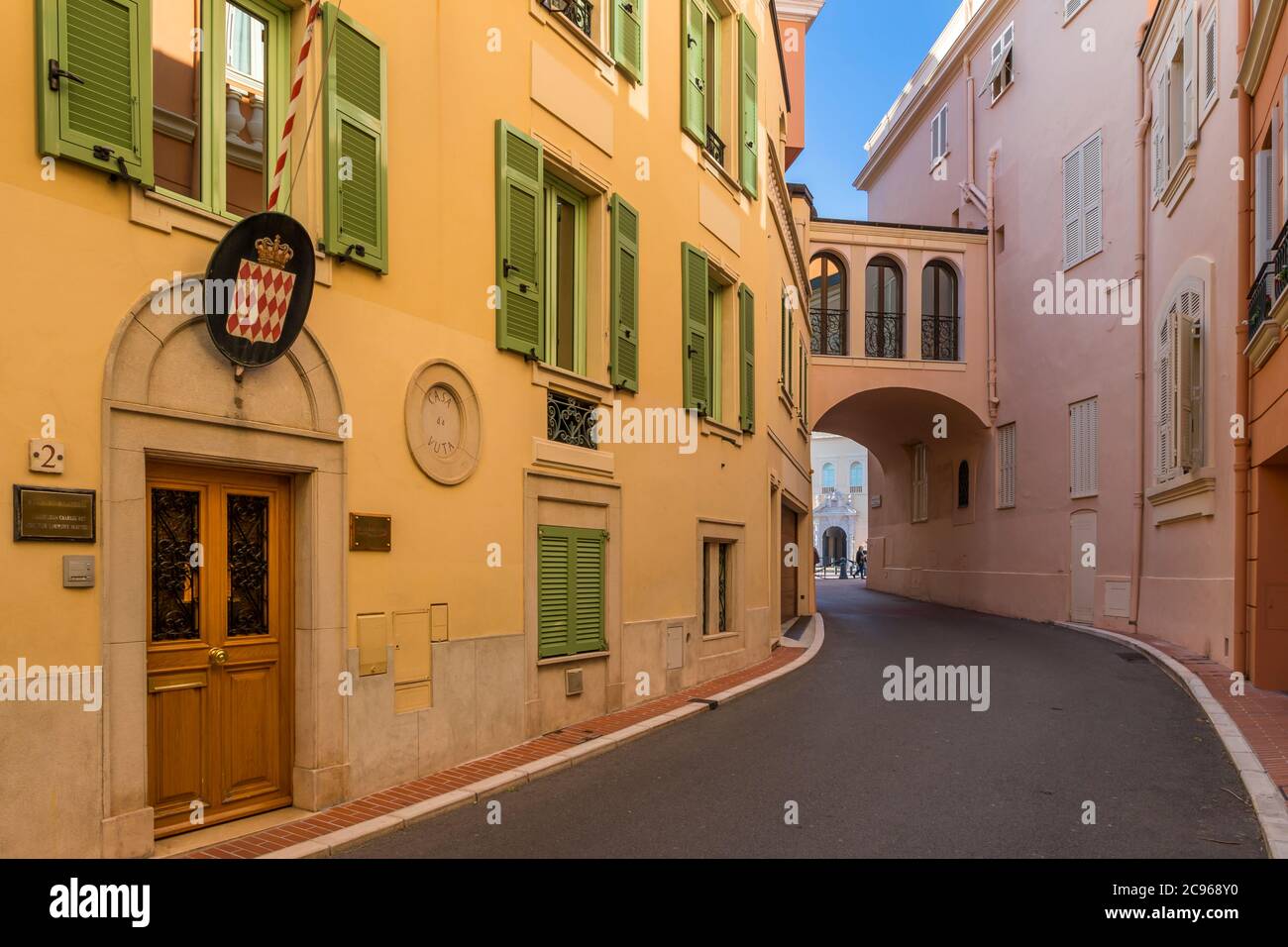 Schmale Straße in der Altstadt, Monaco, Cote d'Azur, Europa Stockfoto
