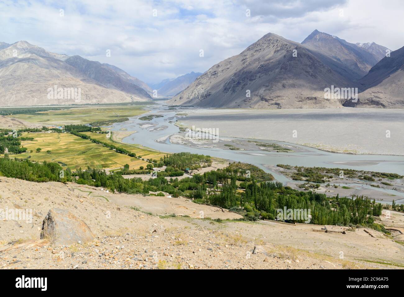 Wakhan Korridor, Tadschikistan, Langar Dorf, wo Pamir Fluss und Wakhan Fluss treffen Stockfoto