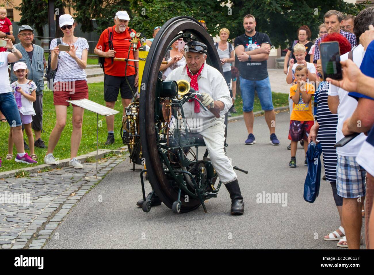 Vintage Monowheel Riding Ausstellung im historischen Auto treffen, freier Eintritt für die Öffentlichkeit, keine Fotobeschränkung Stockfoto