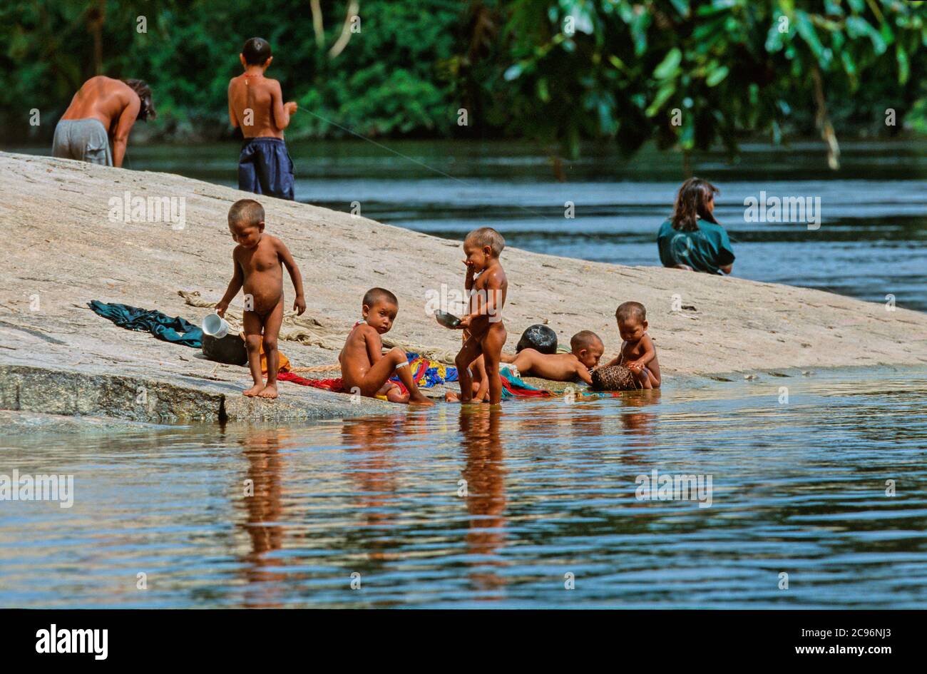 INDIOS YANOMAMI, IRONAVI STAMM, BRAZO CASIQUIAIRE, AMAZONAS, VENEZUELA Stockfoto