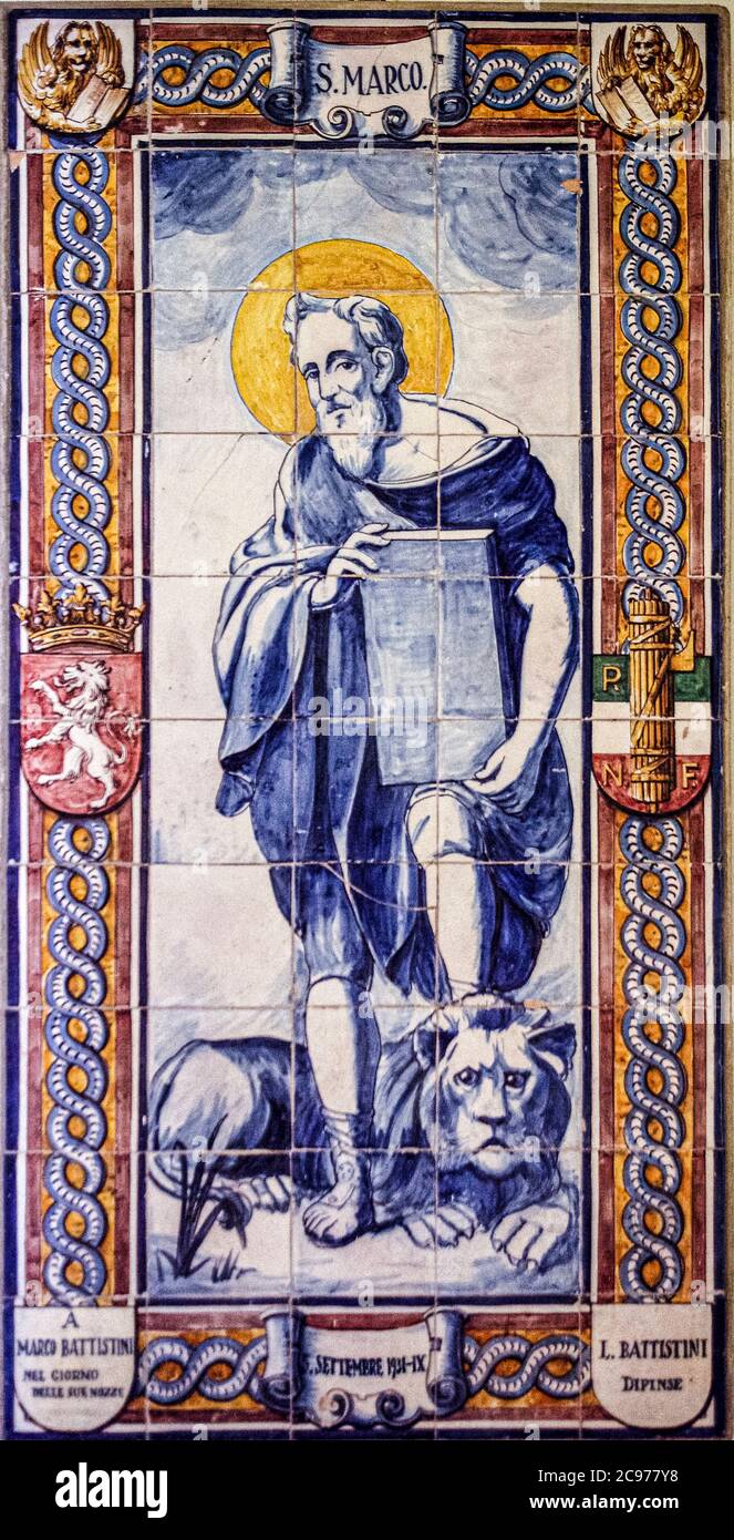 Italien Marche Jesi Palazzo Pianetti -Sitz der städtischen Kunstgalerie - Keramik Panel des Heiligen Markus Stockfoto
