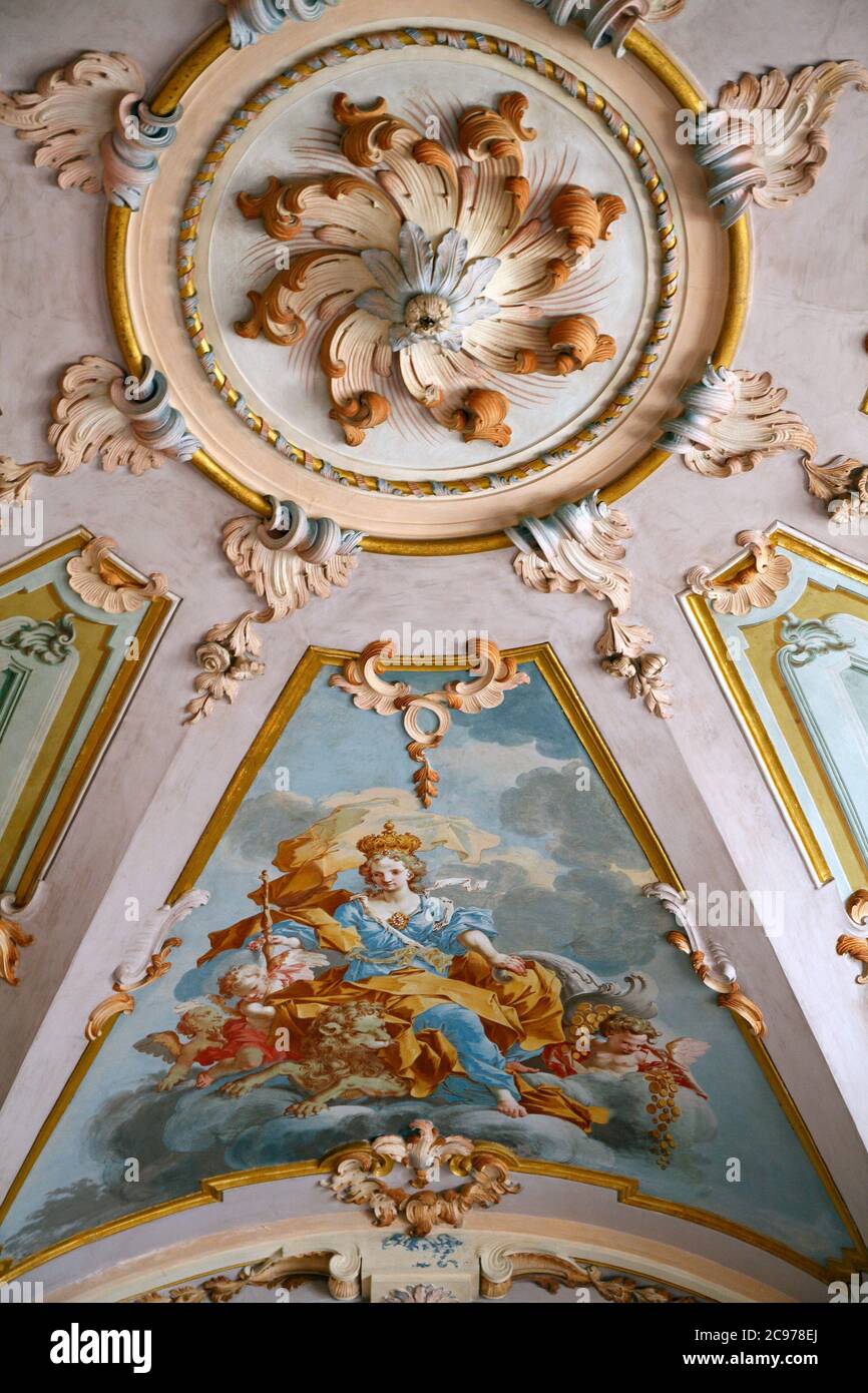 Italien Marche Jesi Palazzo Pianetti -Sitz der städtischen Kunstgalerie - Deckenfresken Stockfoto