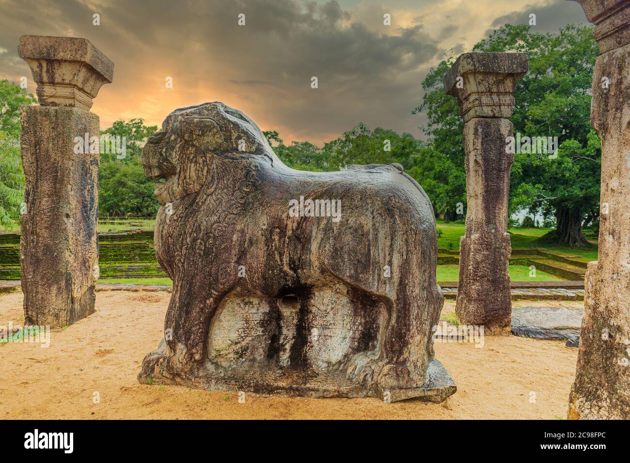 Löwenstatue in der antiken Stadt Polonnaruwa, Sri Lanka Stockfoto