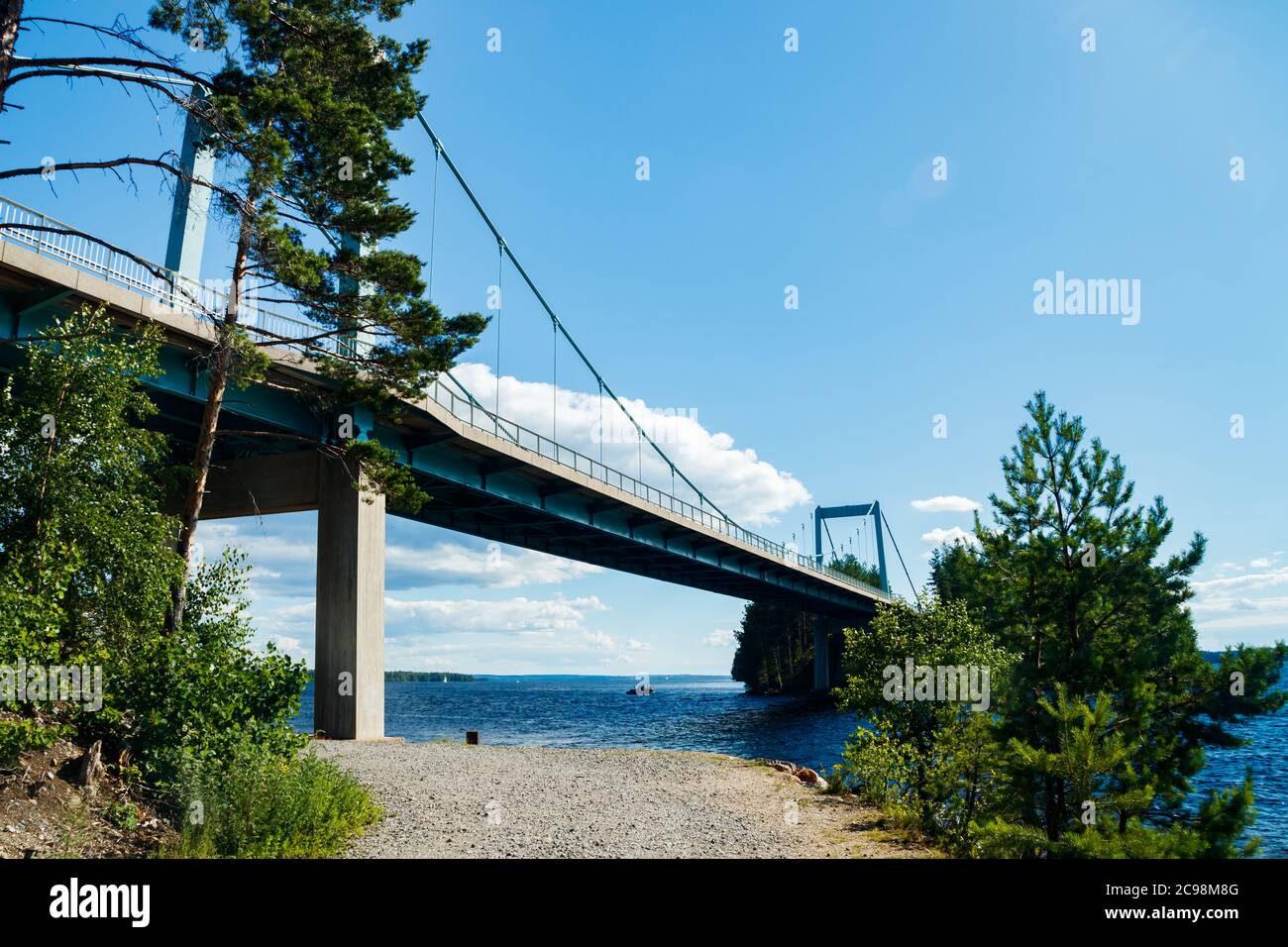 Karisalmi Brücke auf Pulkkilanharju Ridge am See Paijanne, Paijanne Nationalpark, Finnland. Stockfoto