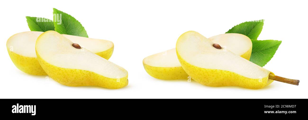 Isolierte Birne. Zwei Stücke von gelben Birnenfrucht isoliert auf weißem Hintergrund Stockfoto