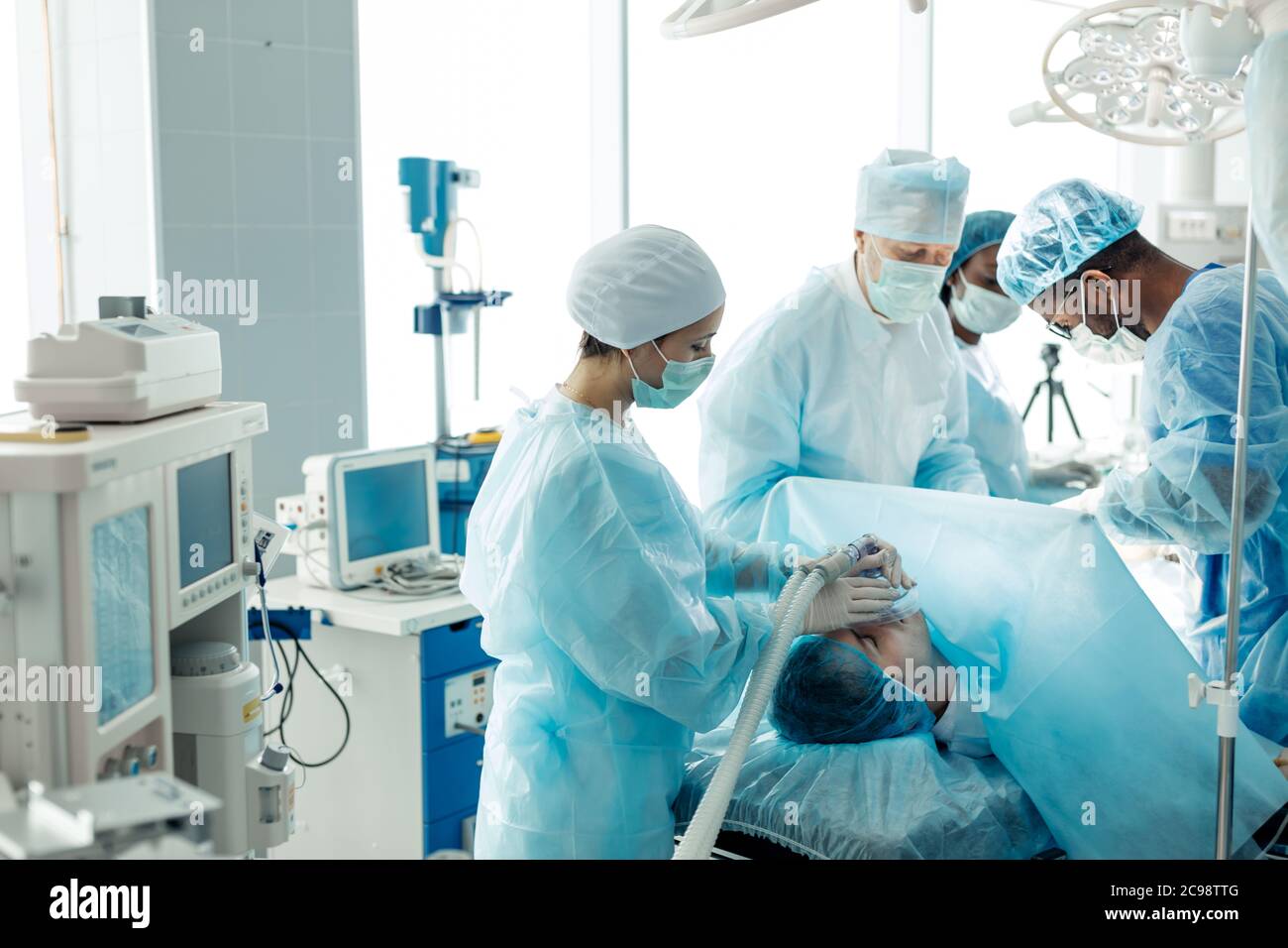 Versuchen Sie, ein Problem zu beheben. Operationen Verbesserung der geistigen, körperlichen Zustand einer Person Stockfoto