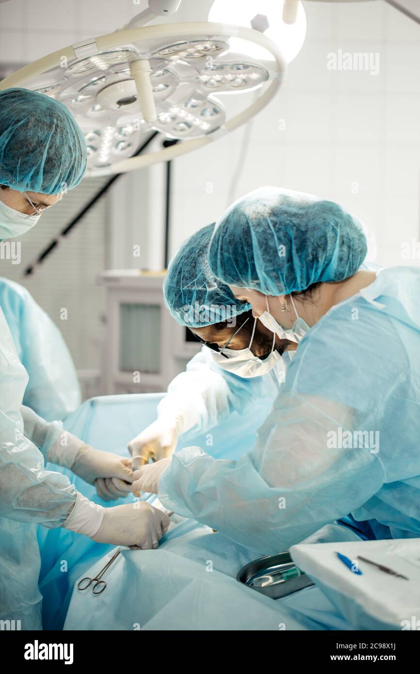 Menschen Diagnose und Behandlung von Erkrankungen des Bewegungsapparates. Seitenansicht Foto. Stockfoto