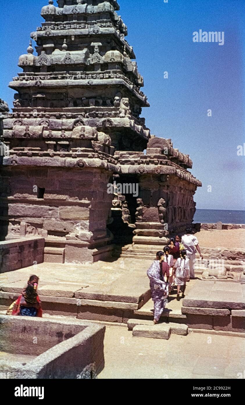 Gruppe von Denkmälern in Mahabalipuram. Hier der Shore Temple Komplex am Ufer der Bucht von Bengalen. Mahabalipuram, Tamil Nadu, Indien, 1961/1962 Stockfoto