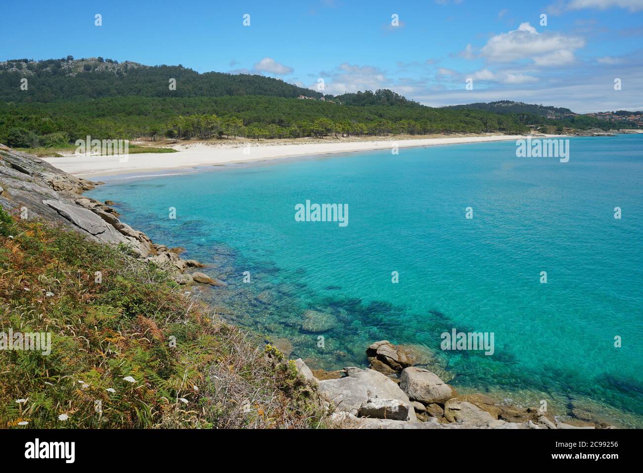 Küste mit Sandstrand in Galicien, Spanien, Atlantik, Praia de Barra, Cangas de Morrazo, Provinz Pontevedra Stockfoto