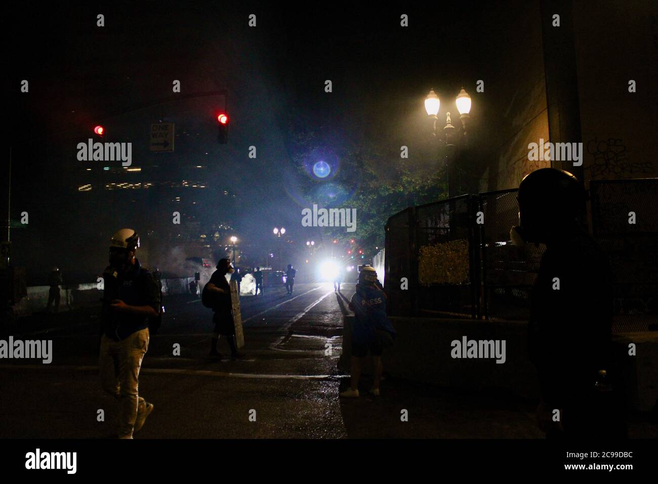 Portland, Oregon, USA. Juli 2020. Portland Protest: Bundesagenten Tränengas Demonstranten und jeder in der Innenstadt Nachbarschaft, die meisten von ihnen friedlich und unschuldig. Quelle: Amy Katz/ZUMA Wire/Alamy Live News Stockfoto