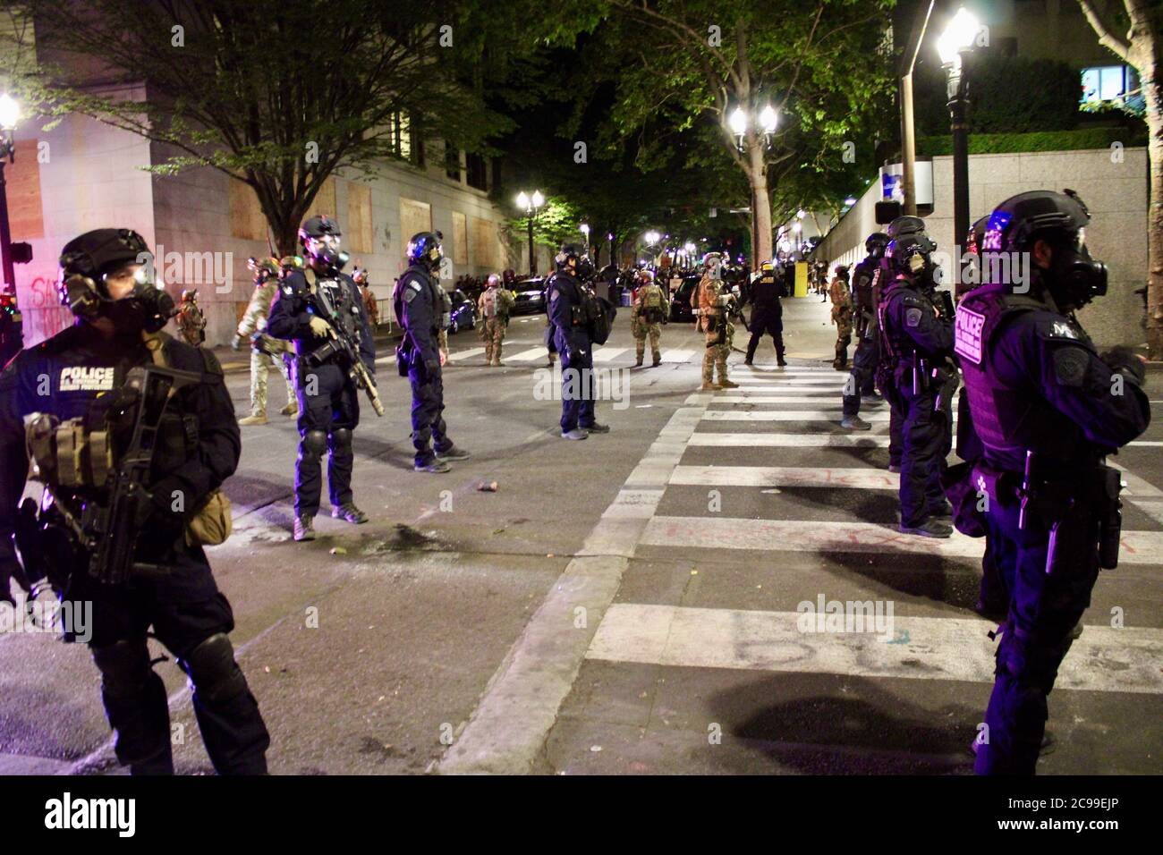 Portland, Oregon, USA. Juli 2020. Portland Protest: Bundesagenten Tränengas Demonstranten und jeder in der Innenstadt Nachbarschaft, die meisten von ihnen friedlich und unschuldig. Quelle: Amy Katz/ZUMA Wire/Alamy Live News Stockfoto