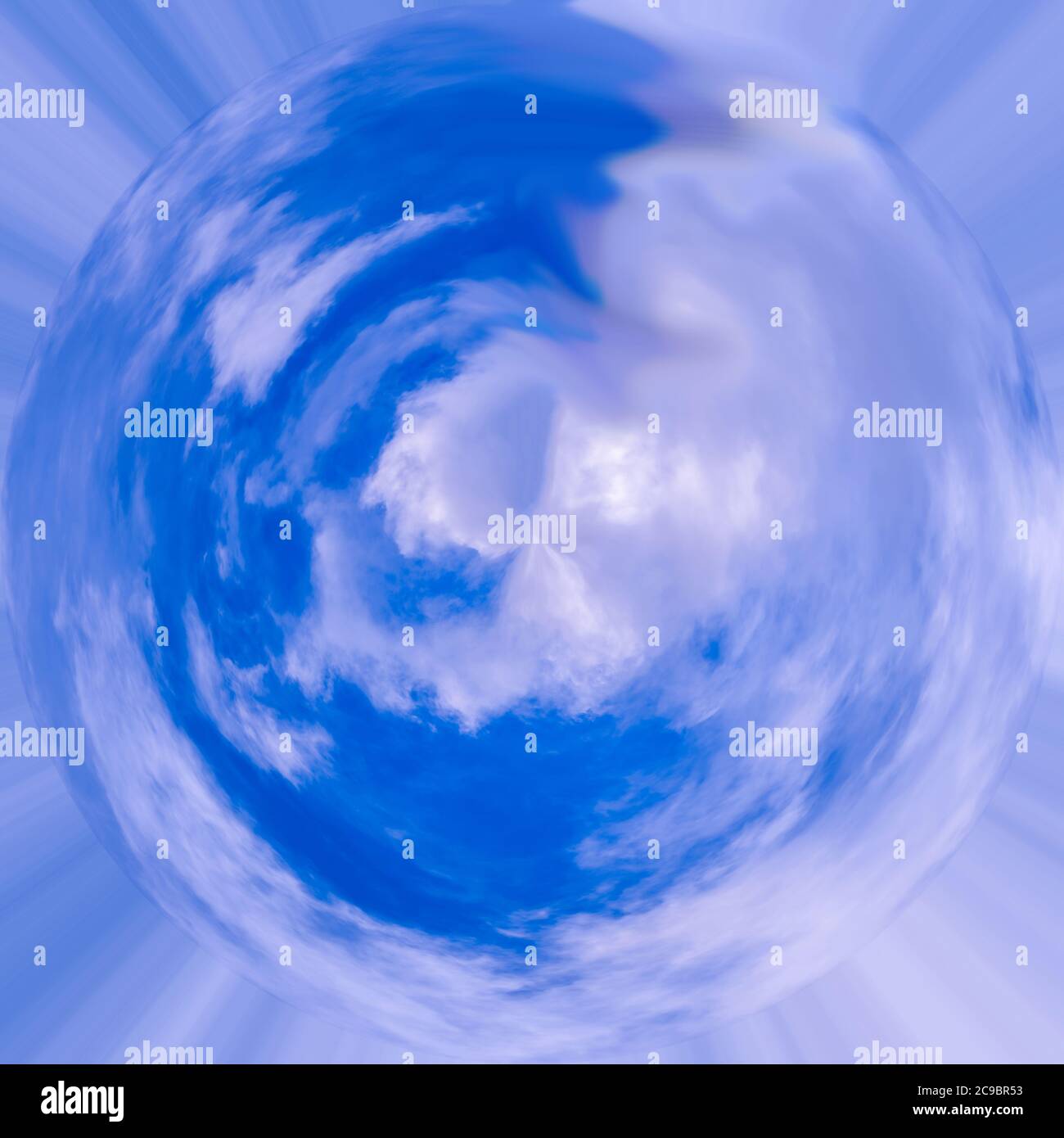 Fotoeffekt mit Verzerrungsfilter gegen blauen Himmel Stockfoto