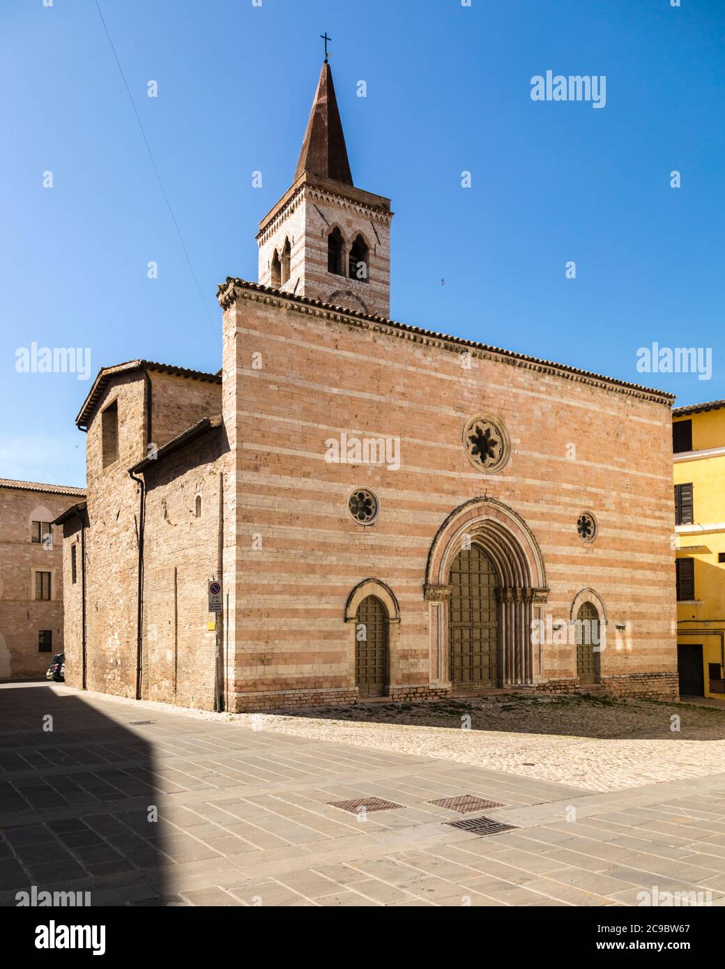 Die Stiftskirche von San Salvatore, Foligno, Umbrien, Italien Stockfoto