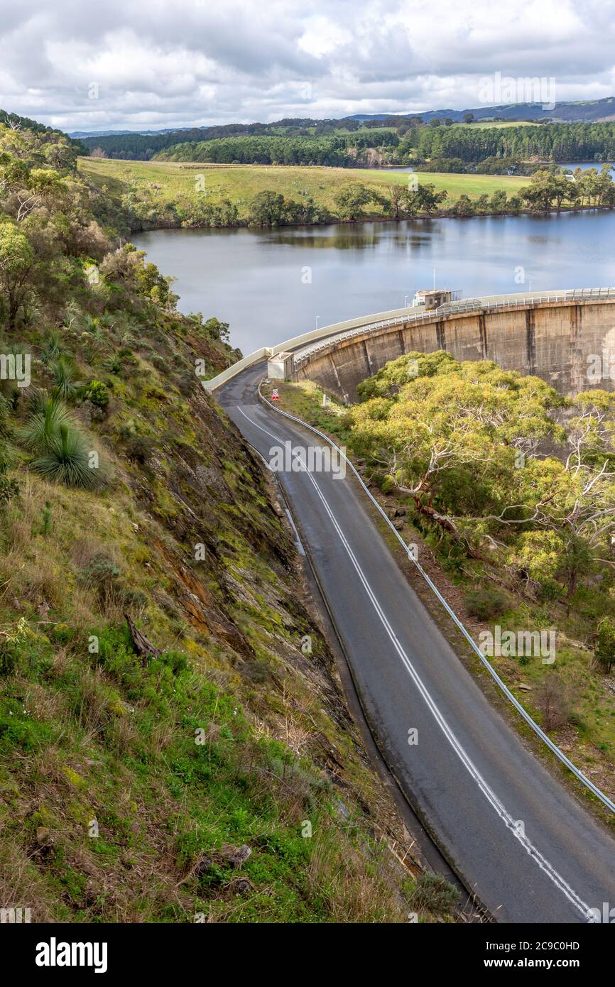 Der ikonische Myponga Dam an einem sonnigen Tag auf der Fleurieu Peninsula South Australia am 21 2020. Juli Stockfoto