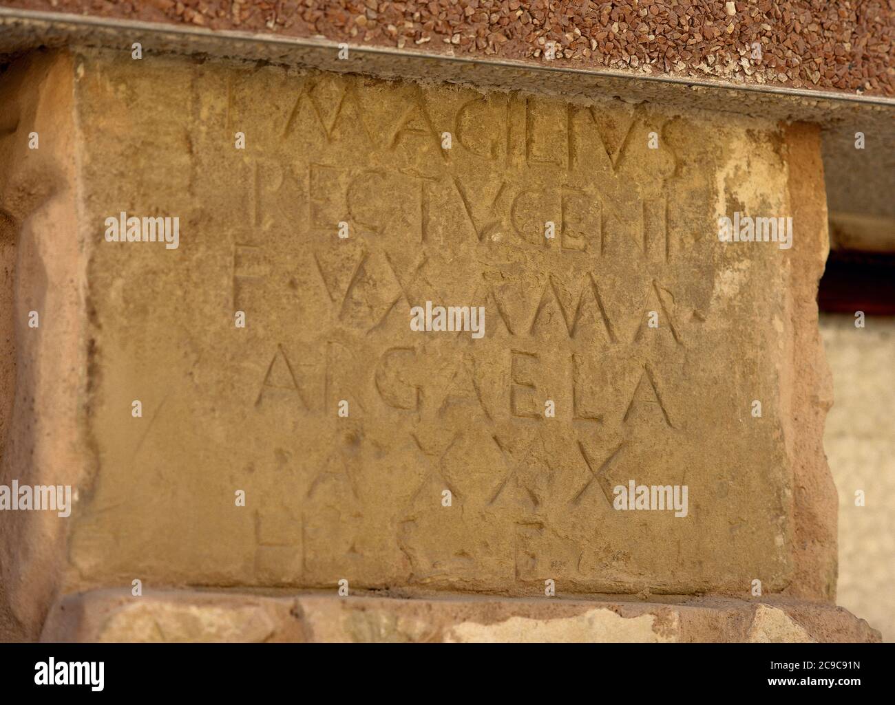 Roman Stone Letter Stockfotos und -bilder Kaufen - Alamy